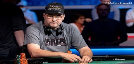 Bitcoin-Latinum-la-criptomoneda-apoyada-por-Phil-Hellmuth-es-demandada-por-supuestos-fraudes-de-seguridad