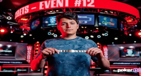 ACUSADO-DE-TRAMPA-JAKE-SCHINDLER-GANA-SU-PRIMER-BRAZALETE-DE-LA-WSOP-EN-EL-EVENTO-12-NO-LIMIT-HOLDEM-HIGH-ROLLER-POR-1.328.068