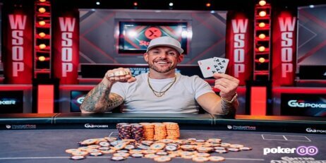 MIKE-JUKICH-GANA-EL-MONSTER-STACK-DE-LA-WSOP-POR-966.577-Y-SALTA-SOBRE-LA-MESA-DE-LA-EMOCION