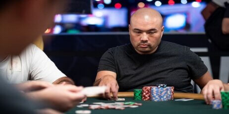 JAMES-HOBBS-LIDER-EN-FICHAS-DEL-EVENTO-PRINCIPAL-DE-LA-WSOP-2022-AL-CIERRE-DEL-DIA-5-¡PAPO-MC-EN-EL-TOP-5