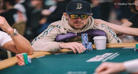 JEFFREY-FARNES-LIDERA-EN-EL-EVENTO-PRINCIPAL-DE-LA-WSOP-CON-35-JUGADORES-RESTANTES-KORAY-ALDEMIR-Y-PAPO-MC-ELIMINADOS