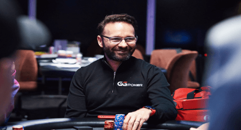 DANIEL-NEGREANU-CRITICA-A-JUSTIN-BONOMO-EN-TWEETS-POLITICOS