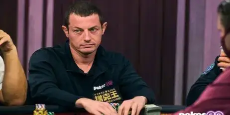 PETER JETTEN ACUSA A TOM DWAN DE NO PAGAR SUS DEUDAS