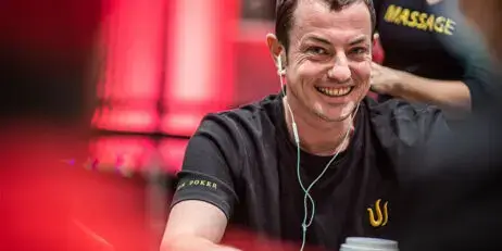 ACUSAN A TOM DWAN DE ESTAFADOR