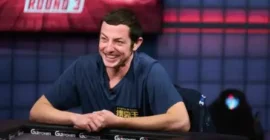 TOM DWAN FIRMA ACUERDO DE EMBAJADOR CON ACR POKER